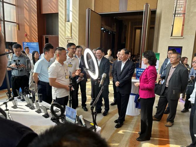 广东省贸促会与江门市政府联合举办的跨境电商助力"百千万工程"江门产